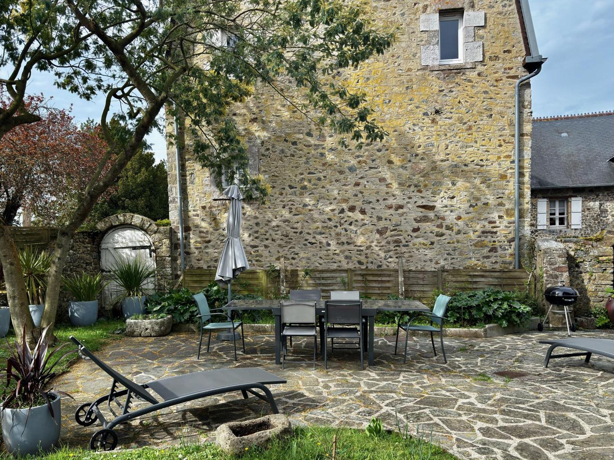 La Triolette, maison chaleureuse, indépendante et refaite à neuf dans le Vieux Coutainville, tourisme ou télétravail Agon-Coutainville Esterno foto